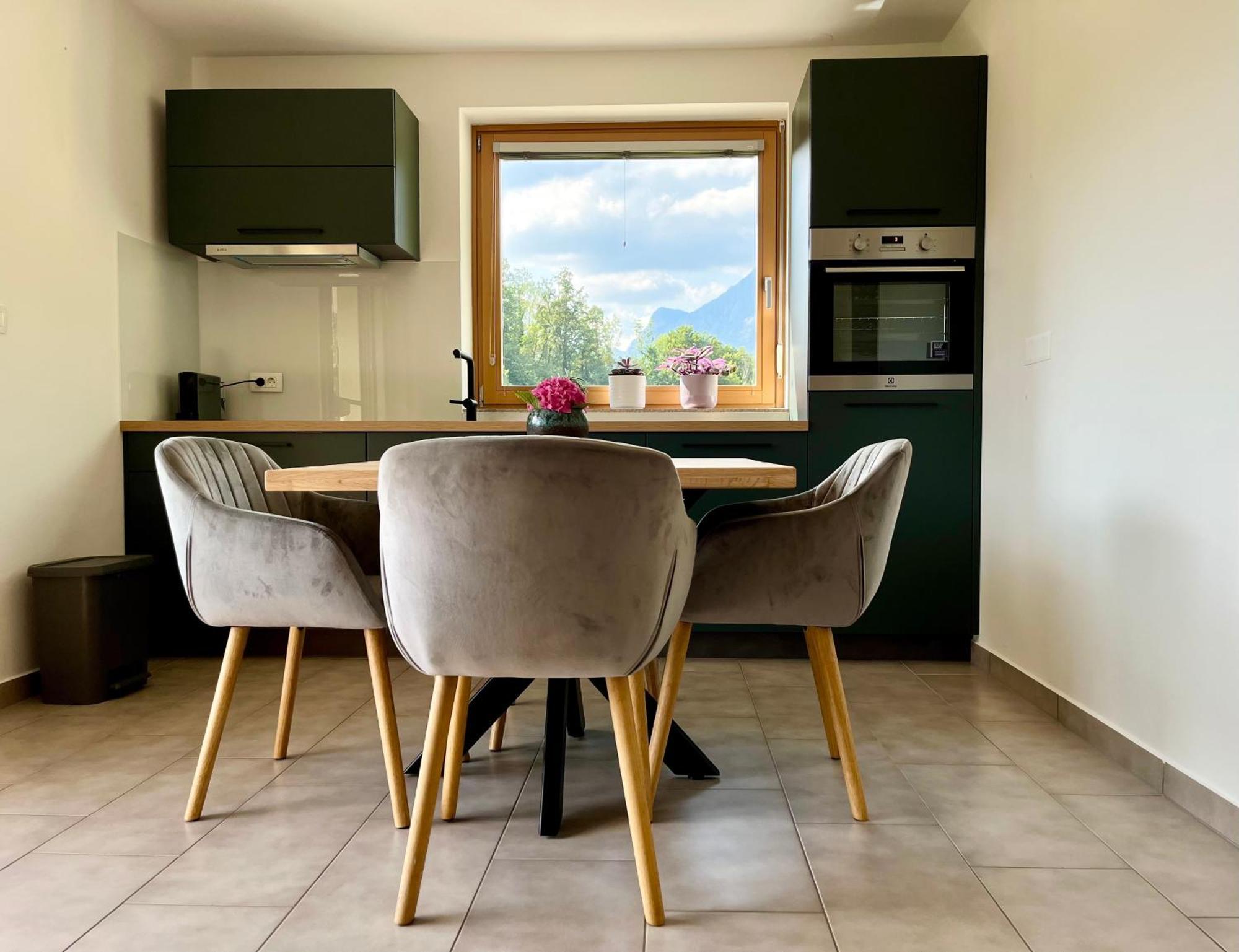Cozy & Chic - Apartment With A Private Patio Kobarid Exteriör bild